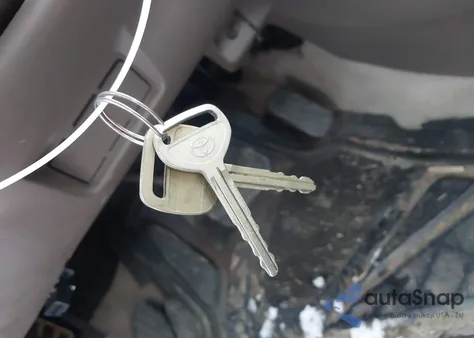 1997 Toyota Corolla Ce из США, поврежденный, VIN 2T1BA02EXVC221813